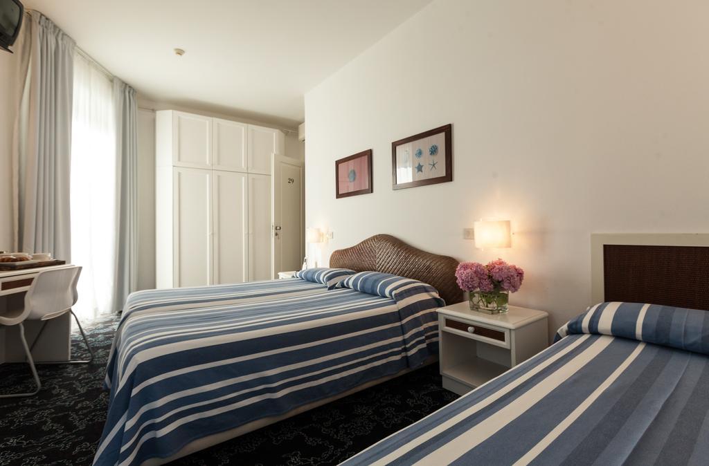 Albergo Alla Spiaggia Grado Habitación foto